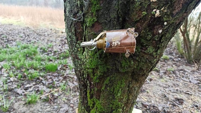 FOTO: Civilisté, kteří se vrací do znovuzískaných oblastí, často doplácí na skryté pasti. – stránka 1043