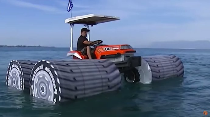 FOTO: Ukrajinské traktory jsou nyní obojživelné. – stránka 1057