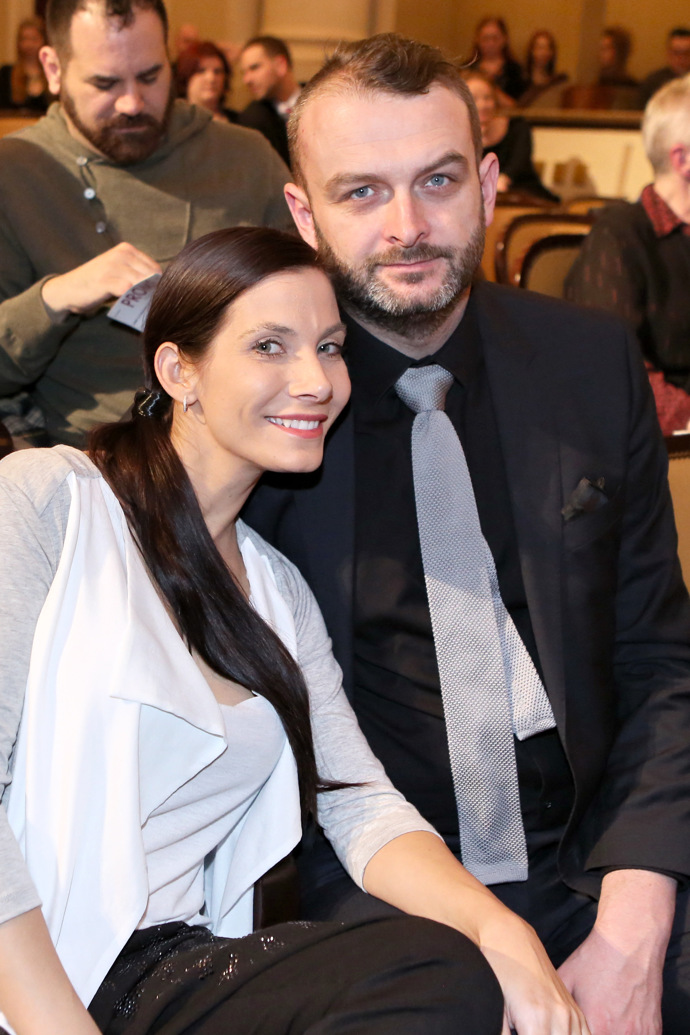 FOTO: Eva Decastelo s manželem Reném v průběhu let. – stránka 299