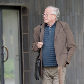 Jiří Lábus v seriálu Oktopus.