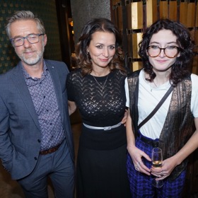 Adéla se svým mužem a dcerou