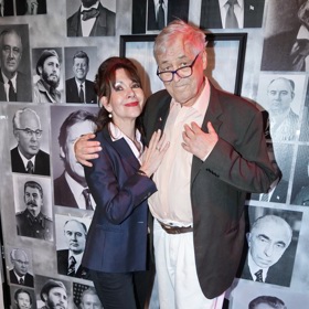 Herec Zdeněk Žák hraje v divadle hlavní roli.