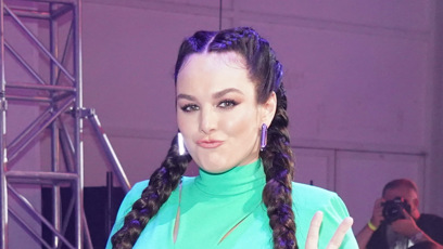 FOTO: Zpěvačka pózovala fotografům, vystupovala, přebírala ocenění a stíhala běhat i ke své dceři do zákulisí.