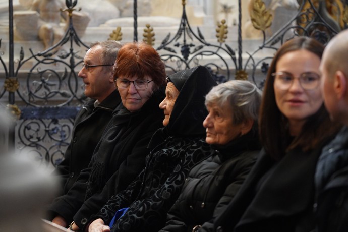 FOTO: Hosté na mši za Juraje Jakubiska. – stránka 2693