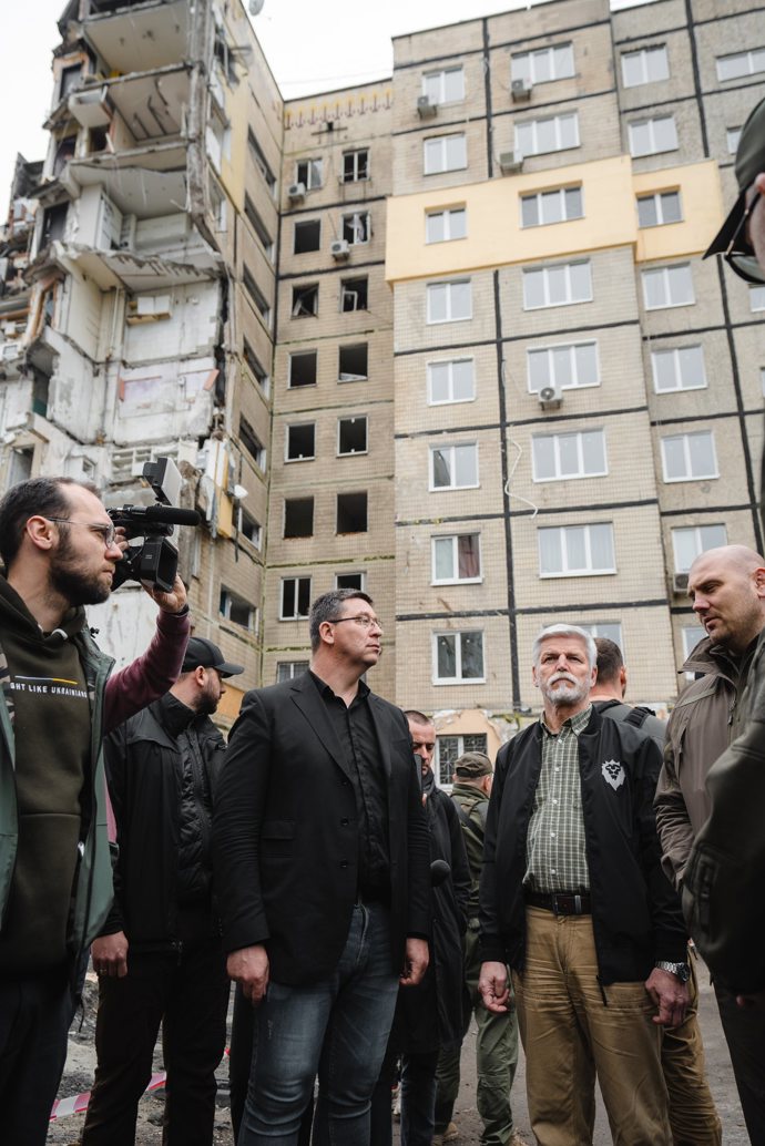 FOTO: Petr Pavel viděl dílo ruské zkázy. – stránka 2662