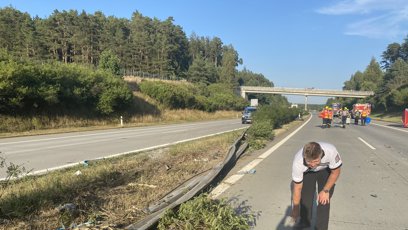 FOTO: Odstraňování následků nehody na D5.