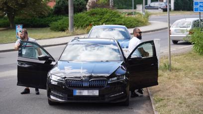 FOTO: Ochranka Andreje Babiše má v autě maják. Ten však nesmí používat.