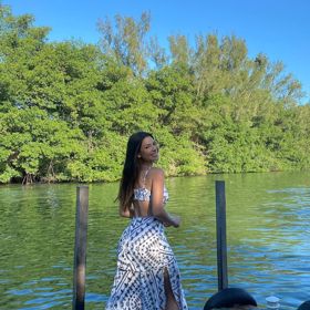 Po dvou měsících na následky operace zemřela.