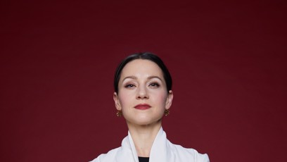 FOTO: Hana Kusnjerová promlouvá k soutěžícím coby virtuální moderátorka Lucia.