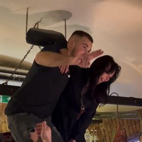 Heidi Janků si z divoké noci nic nepamatuje. Měla však morální kocovinu, další den nechtěla vyjít ani do obchodu. 