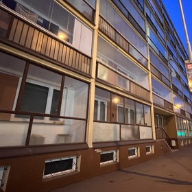 Marek Hilšer a jeho manželka si pořídili byt také v pražských Košířích.