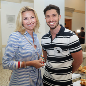 Stala se jeho patronkou. 