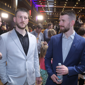 Synové Petra Pavla svého otce hodně podporují.