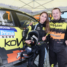 Alex si vyzkoušela roli navigátorky vedle Martina Vlčka.