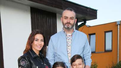 FOTO: Eva Decastelo, René a jejich dvě děti.