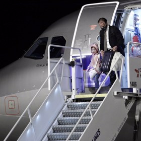 Vyhoštění Češi přijeli s dětmi domů.