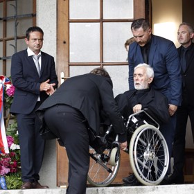 Abrhám na pohřbu Libušky Šafránkové.