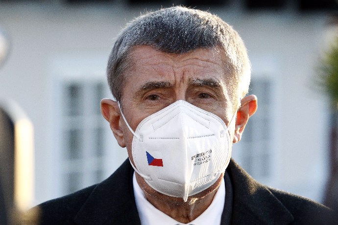 FOTO: Andrej Babiš po jednání s prezidentem Milošem Zemanem v Lánech, 26. dubna 2021. – stránka 1371