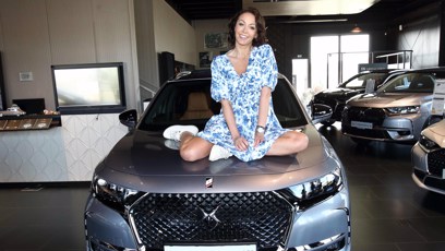 FOTO: Agáta Hanychová se svým novým autem.