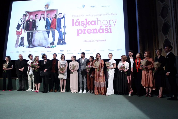 FOTO: Premiéra snímku Láska hory přenáší. – stránka 874