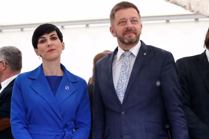 FOTO: Markéta Pekarová Adamová s Vítem Rakušanem. – stránka 7