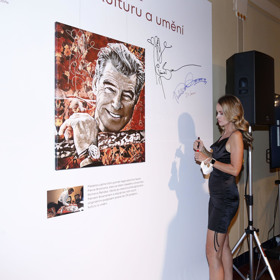 Lucii jsme zastihli po boku  jejího manžela Michala Dvořáka na akci v rámci jeho projektu iMucha.