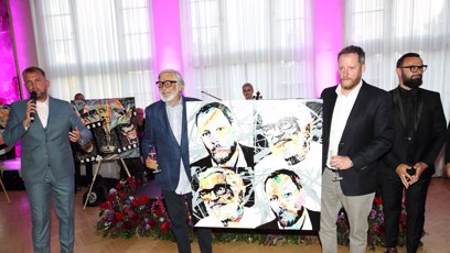 FOTO: Dvou šéfů festivalu si ve Varech náležitě váží.