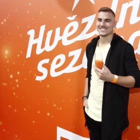 V manželství je dva roky.