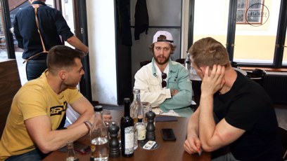 FOTO: Čeští reprezentanti slavili bronzové medaile v centru Prahy.