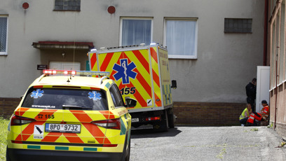FOTO: K vlakové nehodě museli přijet záchranáři i policie.