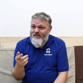 Robert Čapek se věnuje školství.