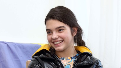 FOTO: Dvanáctiletá Albina má konečně i důvod k úsměvu.