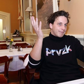 Kryštof Bartoš se proslavil rolí v Devadesátkách.