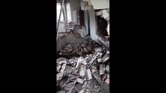 FOTO: Interiér jejího domu. – stránka 1032