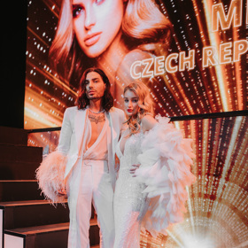 Sam Dolce s Miss Slovakia 2020 Leonou Novoberdaliu.