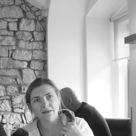 Сашко втік від війни в Україні.