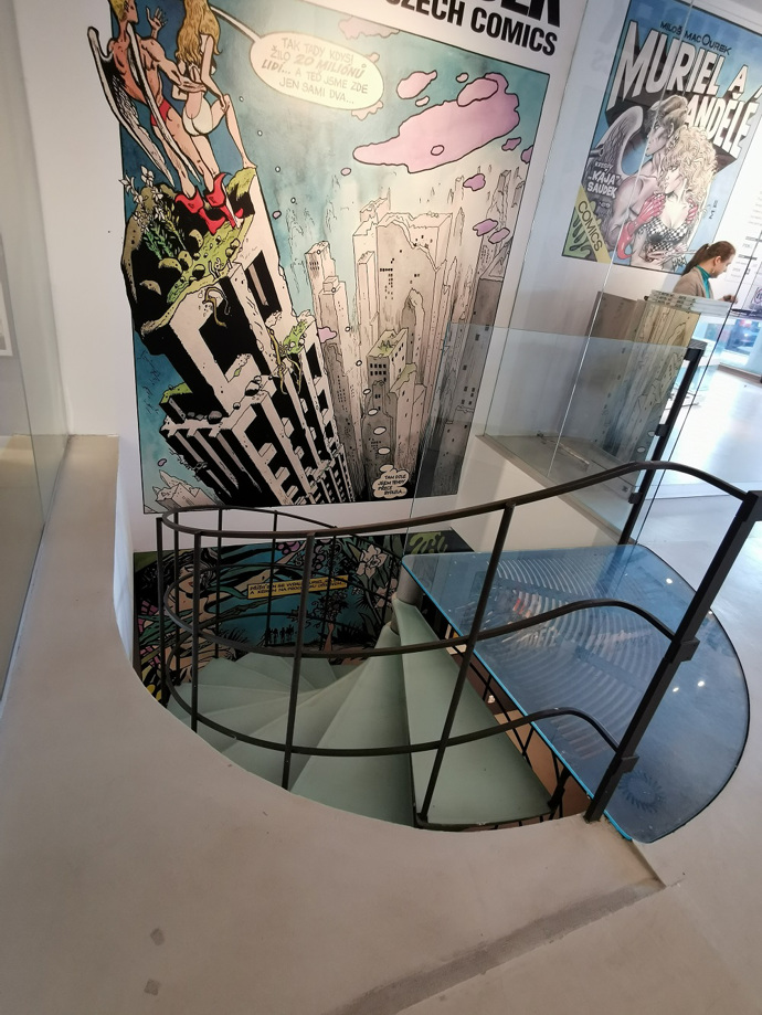 FOTO: Muriel a andělé. Komiksový diamant Káji Saudka z konce 60. let, začátku vrcholného období jeho tvorby. Redakce eXtra.cz navštívila výstavu v Tančícím domě. – stránka 12