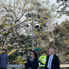 Vzdát hold přijelo hodně veteránů, ministrů a politiků. 