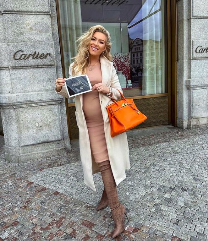 FOTO: Těhotná Dominika Myslivcová září štěstím. – stránka 365