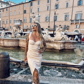 Pár dní před tajnou svatbou Sharlota svůj Instagram zásobovala fotkami z Itálie, právě tam se nejspíš rozloučila se svobodou. 