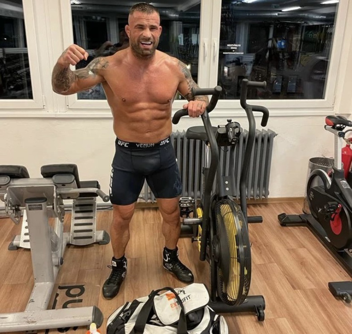 FOTO: Karlos Vémola vzkazuje "Tvrdá dřina porazí talent!" – stránka 2110