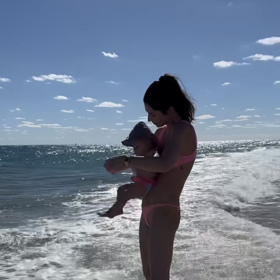 Monika vypadá necelý rok po porodu senzačně. 