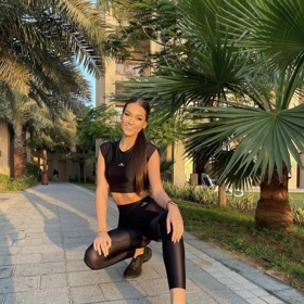 Ve volném čase se Dominika věnuje sportu. Ráda má orientální tanec nebo turistiku. 