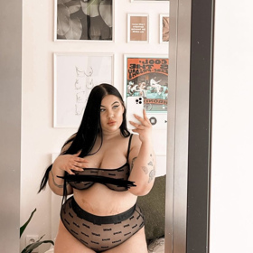 Sugar Denny své tělo často ukazovala. 