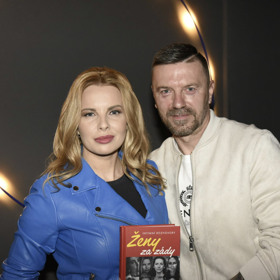 Kateřině Kristelové to s Tomášem Řepkou moc sluší. 