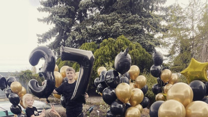 FOTO: Místo divokého večírku, je oslava v kruhu rodinném.