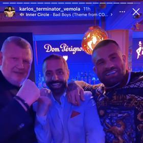 Karlos Vémola s přáteli.