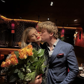 Natálie před pár dny oslavila 18. narozeniny. Adam nemohl chybět na rodinné oslavě. 