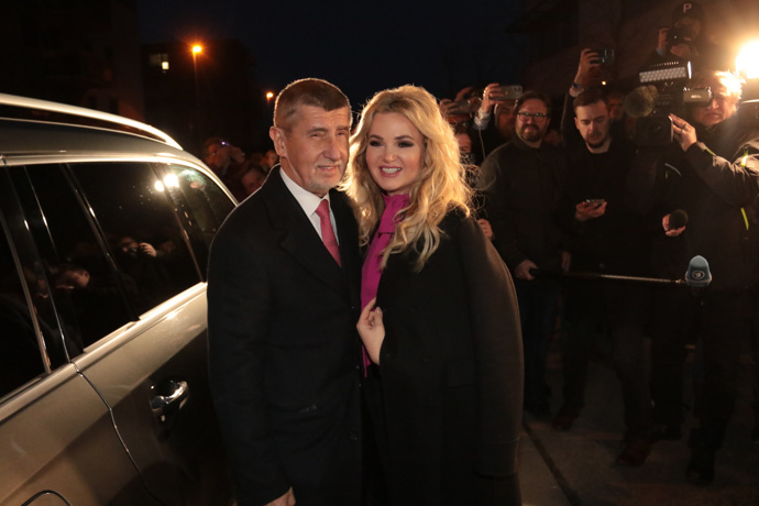 FOTO: Takto zapózovali novinářům. – stránka 1244