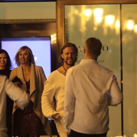 David Pastrňák si ve Varech užil večerní svačinku v podobě kebabu.